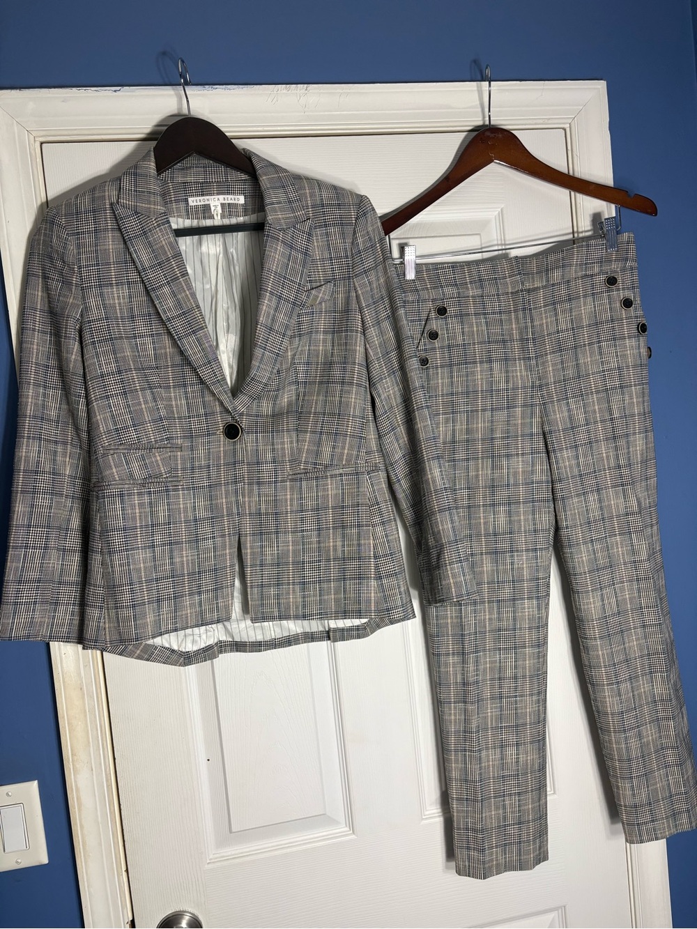 Veronica Beard Gray Plaid Two-Piece Suit Jacket & Pants